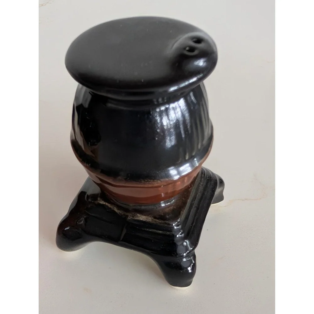 The Unbranded Brand vintage ceramic
